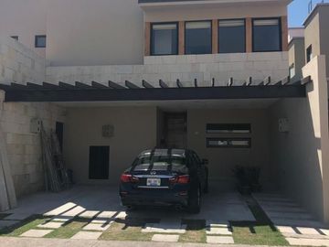 Preciosa Residencia en Arco de Piedra, LUXURY y PREMIUM !!