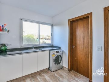 Venta Casa 4 dormitorios Kentucky Funes