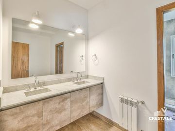 Venta Casa 4 dormitorios Kentucky Funes
