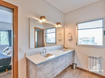 Venta Casa 4 dormitorios Kentucky Funes
