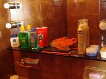 Chalet 3 dorm c/garage y fondo libre. Banfield Este.
