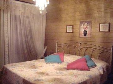 Chalet 3 dorm c/garage y fondo libre. Banfield Este.