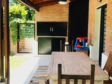 Casa de 3 dormitorios- con pileta - Aldea