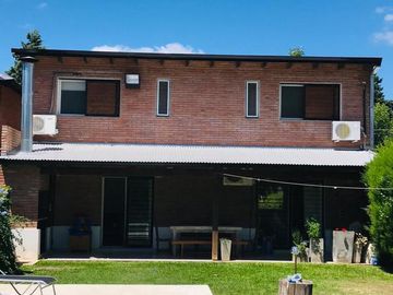 Casa de 3 dormitorios- con pileta - Aldea