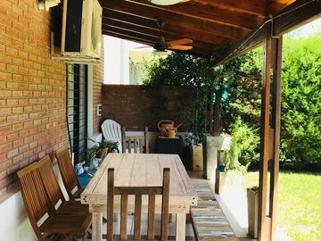 Casa de 3 dormitorios- con pileta - Aldea