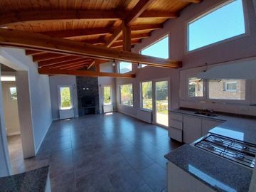 Venta Casa Tipo ph, 4 Amb, 125 m2, 500 m2 de Lote, Financiación, Traful 100, Bº Epulafquen, Villa la Angostura