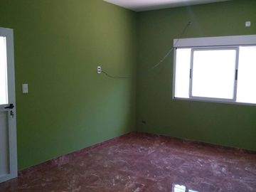 Casa en venta - 4 Dormitorios 3 Baños - Local - 257Mts2 - San Luis