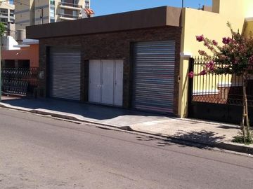 Casa en venta - 4 Dormitorios 3 Baños - Local - 257Mts2 - San Luis