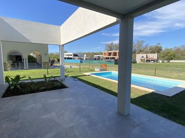 Casa - Greenville Polo & Resort