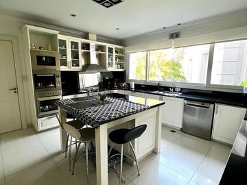 Casa en  Buenos Aires Golf - Bella Vista-  vista golf