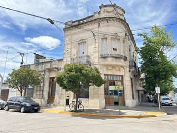 Local en Lobos