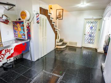 VENTA - Casa al frente de 3 dormitorios, cochera y jardín - Azcuénaga, Rosario.