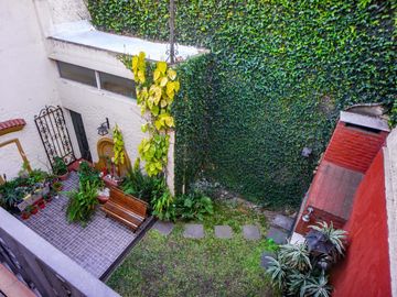 VENTA - Casa al frente de 3 dormitorios, cochera y jardín - Azcuénaga, Rosario.