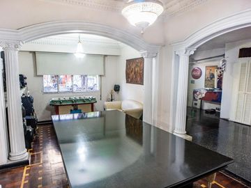 VENTA - Casa al frente de 3 dormitorios, cochera y jardín - Azcuénaga, Rosario.