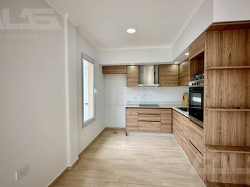 Casa PH en Ituzaingó 5 ambientes con patio y parrilla, 4 dormitorios, 2 baños