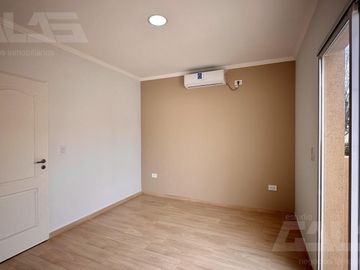 Casa PH en Ituzaingó 5 ambientes con patio y parrilla, 4 dormitorios, 2 baños