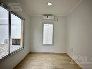 Casa PH en Ituzaingó 5 ambientes con patio y parrilla, 4 dormitorios, 2 baños