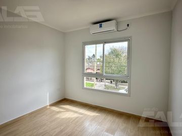 Casa PH en Ituzaingó 5 ambientes con patio y parrilla, 4 dormitorios, 2 baños