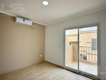 Casa PH en Ituzaingó 5 ambientes con patio y parrilla, 4 dormitorios, 2 baños