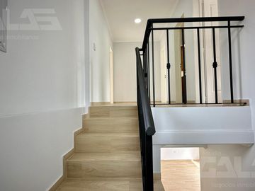 Casa PH en Ituzaingó 5 ambientes con patio y parrilla, 4 dormitorios, 2 baños