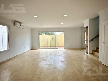 Casa PH en Ituzaingó 5 ambientes con patio y parrilla, 4 dormitorios, 2 baños