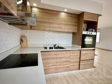 Casa PH en Ituzaingó 5 ambientes con patio y parrilla, 4 dormitorios, 2 baños