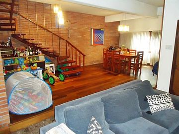 VENTA CASA 4 AMBIENTES EN VICENTE LÓPEZ