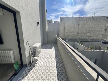 2 ambientes duplex a estrenar, con terraza y parrilla.