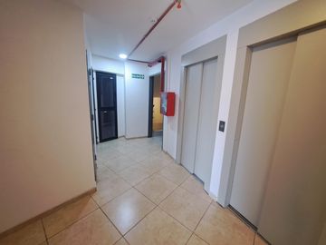DEPARTAMENTO VENTA SEMIPISO 2 DORM BALCON AV. POETA LUGONES NUEVA CORDOBA