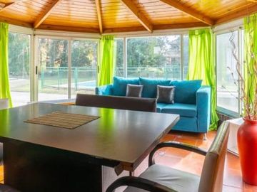 Casa en venta - 4 Dormitorios 4 Baños - 880Mts2 - Pilar