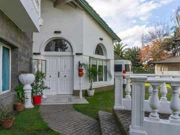 Casa en venta - 4 Dormitorios 4 Baños - 880Mts2 - Pilar