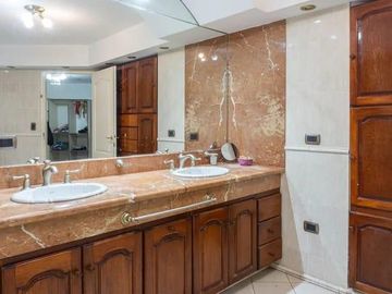 Casa en venta - 4 Dormitorios 4 Baños - 880Mts2 - Pilar
