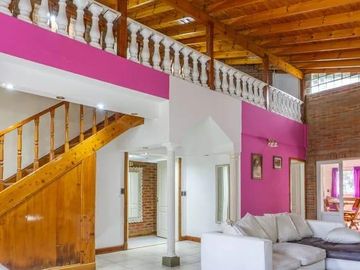 Casa en venta - 4 Dormitorios 4 Baños - 880Mts2 - Pilar
