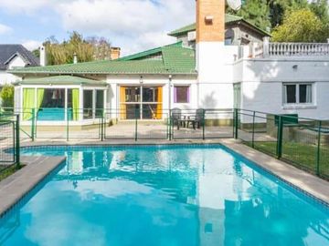 Casa en venta - 4 Dormitorios 4 Baños - 880Mts2 - Pilar