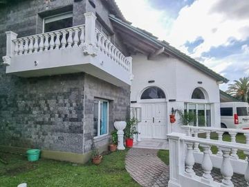 Casa en venta - 4 Dormitorios 4 Baños - 880Mts2 - Pilar