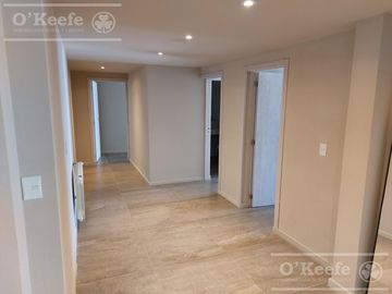 Departamento en venta de 5 ambientes en Bariloche sobre costa de lago