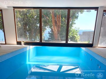 Departamento en venta de 5 ambientes en Bariloche sobre costa de lago