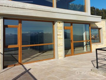 Departamento en venta de 5 ambientes en Bariloche sobre costa de lago