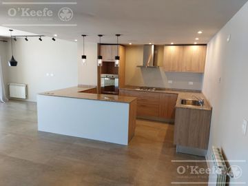 Departamento en venta de 5 ambientes en Bariloche sobre costa de lago