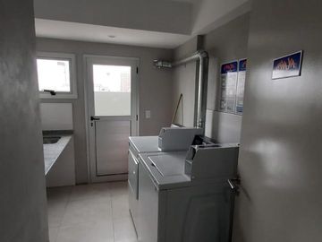 Av Rivadavia al 6100  monoambiente divisible en venta en Caballito con balcon