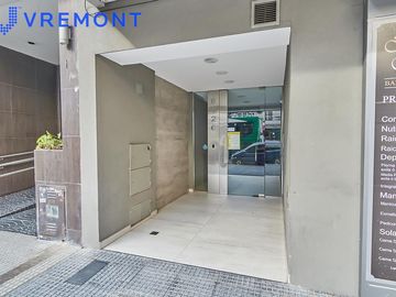 Av Rivadavia al 6100  monoambiente divisible en venta en Caballito con balcon