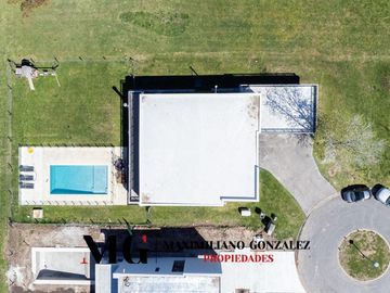 Casa en venta, 6 ambientes. Terralagos, Canning