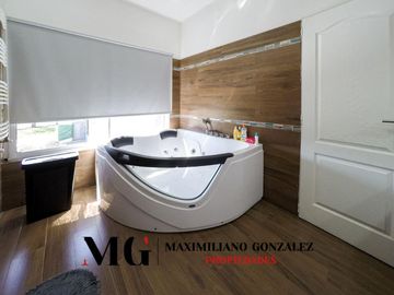 Casa en venta, 6 ambientes. Terralagos, Canning