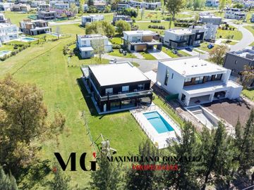 Casa en venta, 6 ambientes. Terralagos, Canning