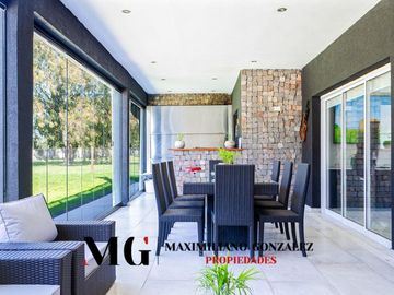 Casa en venta, 6 ambientes. Terralagos, Canning
