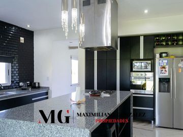 Casa en venta, 6 ambientes. Terralagos, Canning