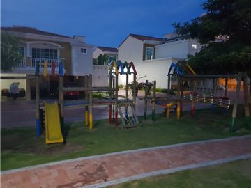 Vendo casa conjunto  Castellana Real