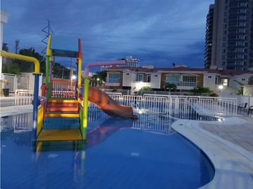 Vendo casa conjunto  Castellana Real