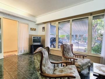 venta PH en PB al FRENTE con cochera, patio  y jardín ENTRADA INDEPENDIENTE