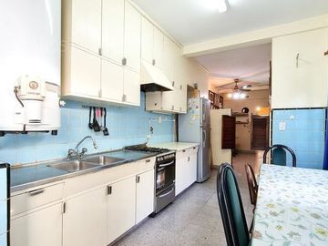 venta PH en PB al FRENTE con cochera, patio  y jardín ENTRADA INDEPENDIENTE